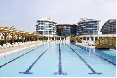 هتل بایا لارا